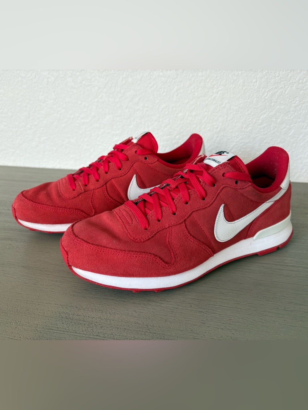 Nike Women’s Custom Internationalist Sneakers. Red suede. Retro style.Size 8.5